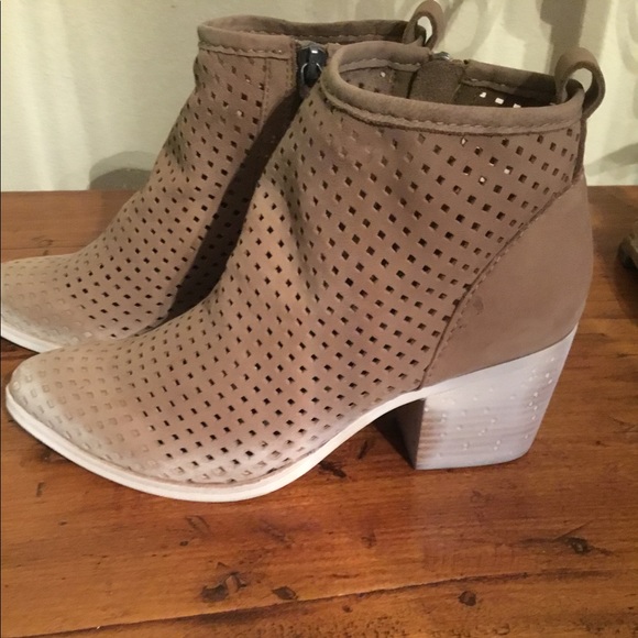 Dolce Vita boots - Picture 2 of 4